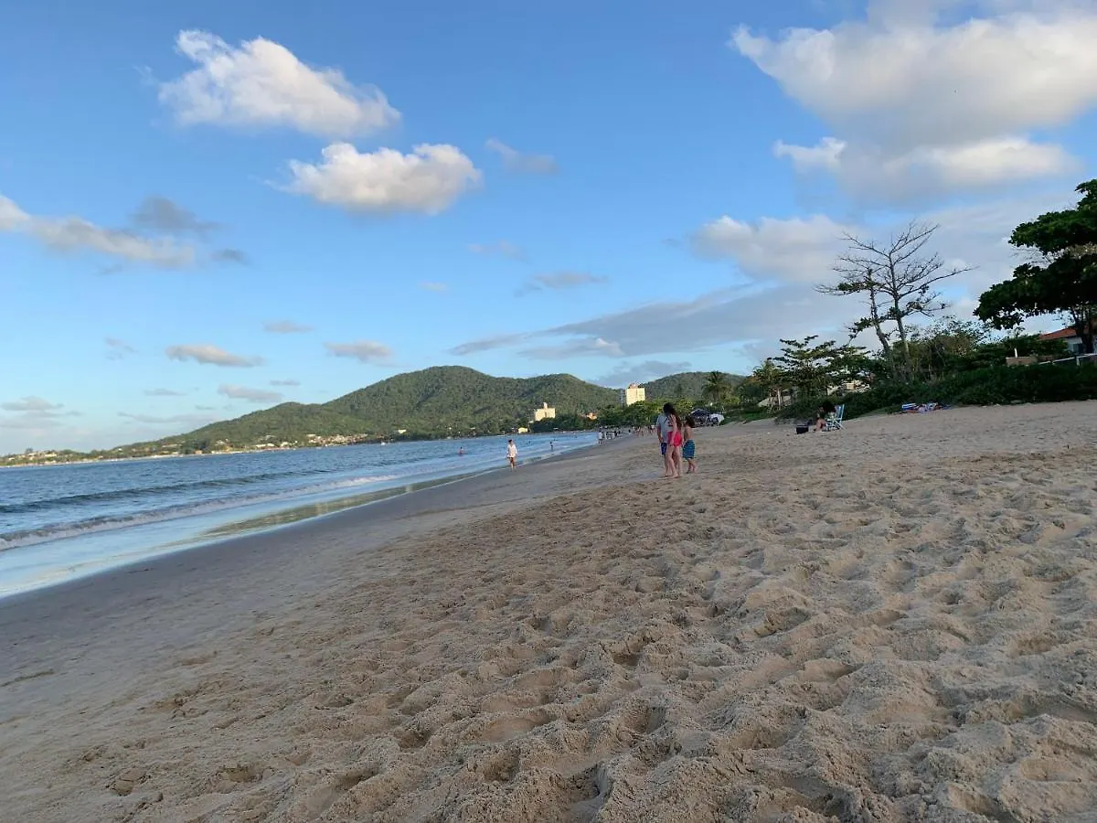 Quarto em Acomodações Particulares Apto e Suítes Praia do Itapocoroi Penha