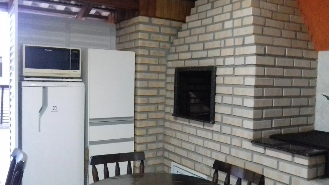 Quarto em Acomodações Particulares Apto e Suítes Praia do Itapocoroi Penha  Brasil
